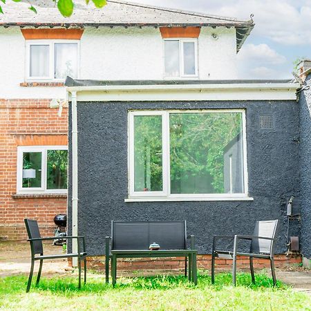 Charming 2-Bedroom Flat With A Garden And Free Parking At Abingdon Oxford Bagian luar foto