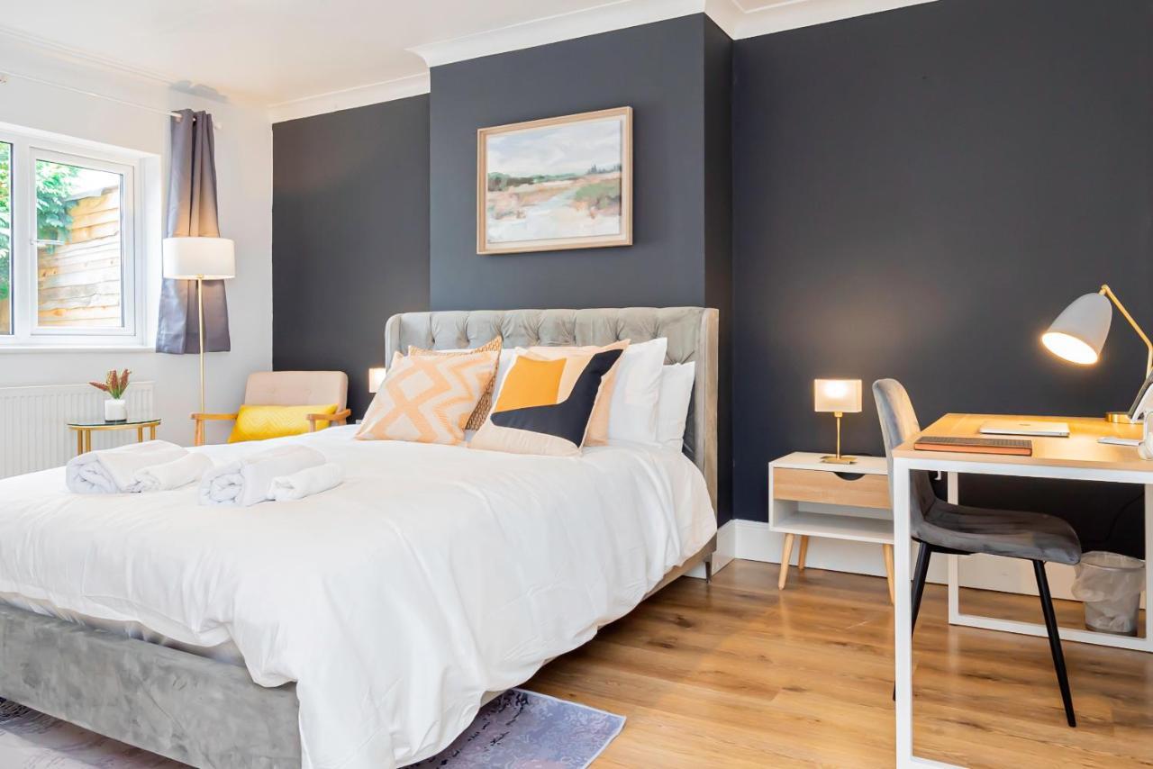 Charming 2-Bedroom Flat With A Garden And Free Parking At Abingdon Oxford Bagian luar foto