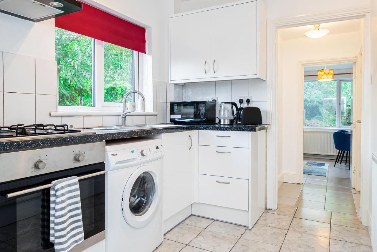 Charming 2-Bedroom Flat With A Garden And Free Parking At Abingdon Oxford Bagian luar foto