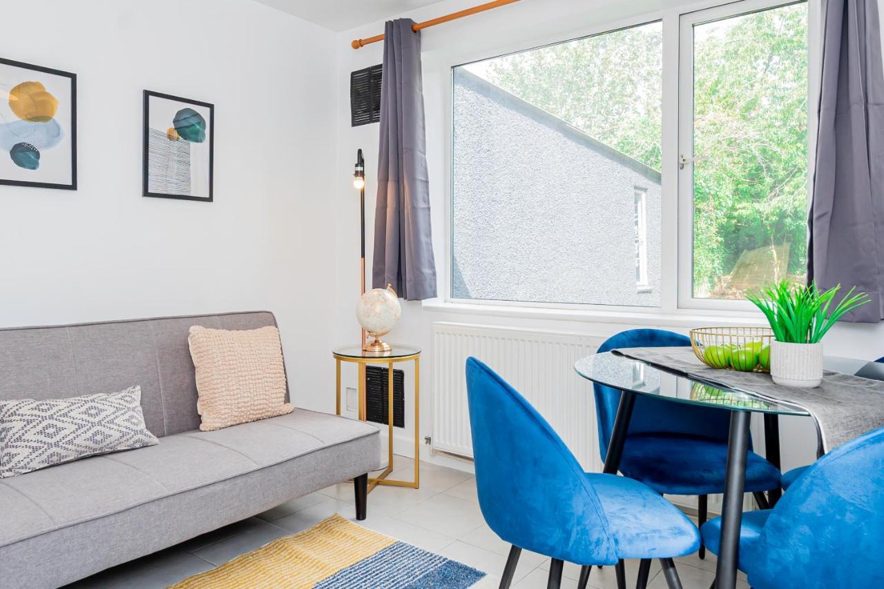 Charming 2-Bedroom Flat With A Garden And Free Parking At Abingdon Oxford Bagian luar foto
