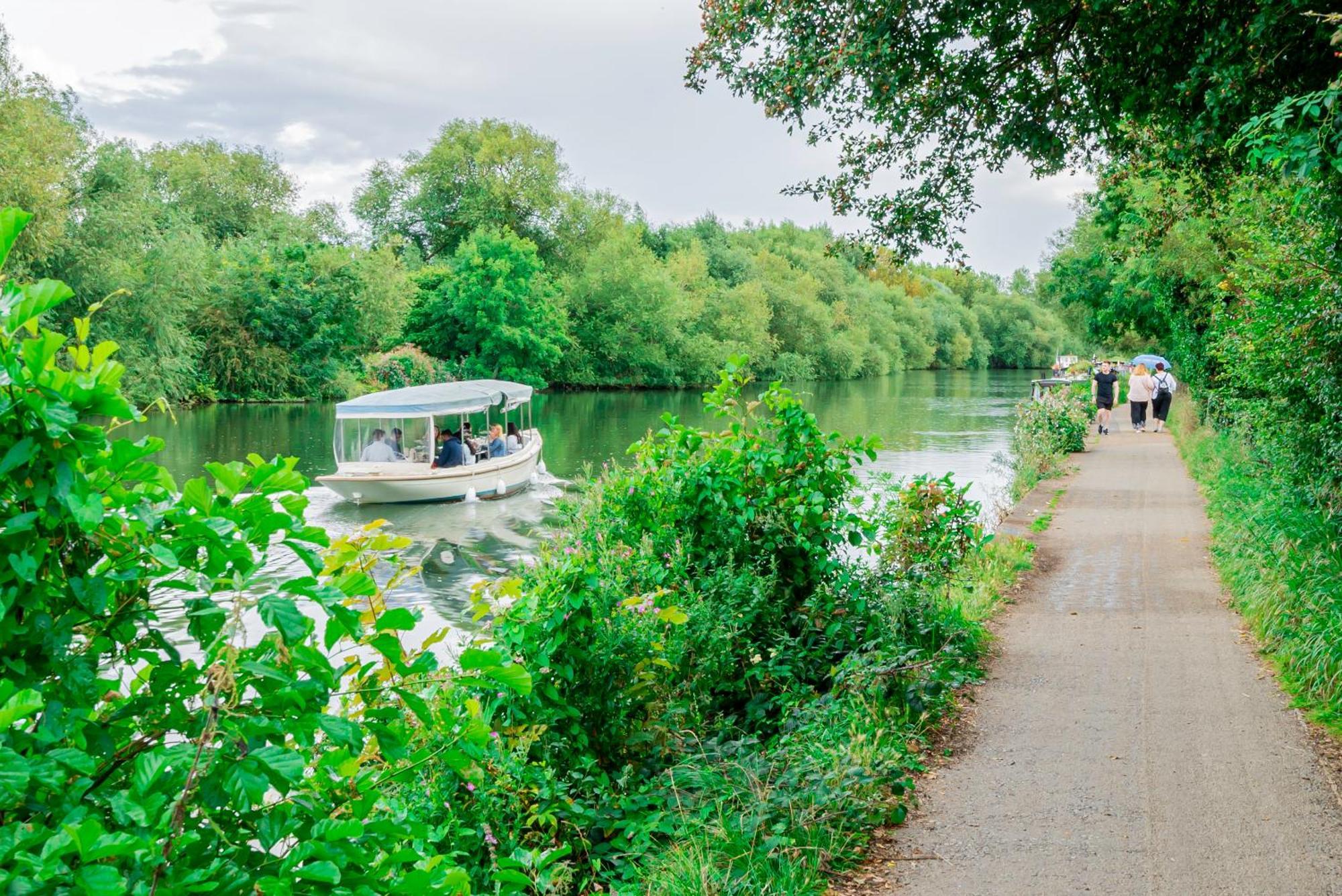 Charming 2-Bedroom Flat With A Garden And Free Parking At Abingdon Oxford Bagian luar foto