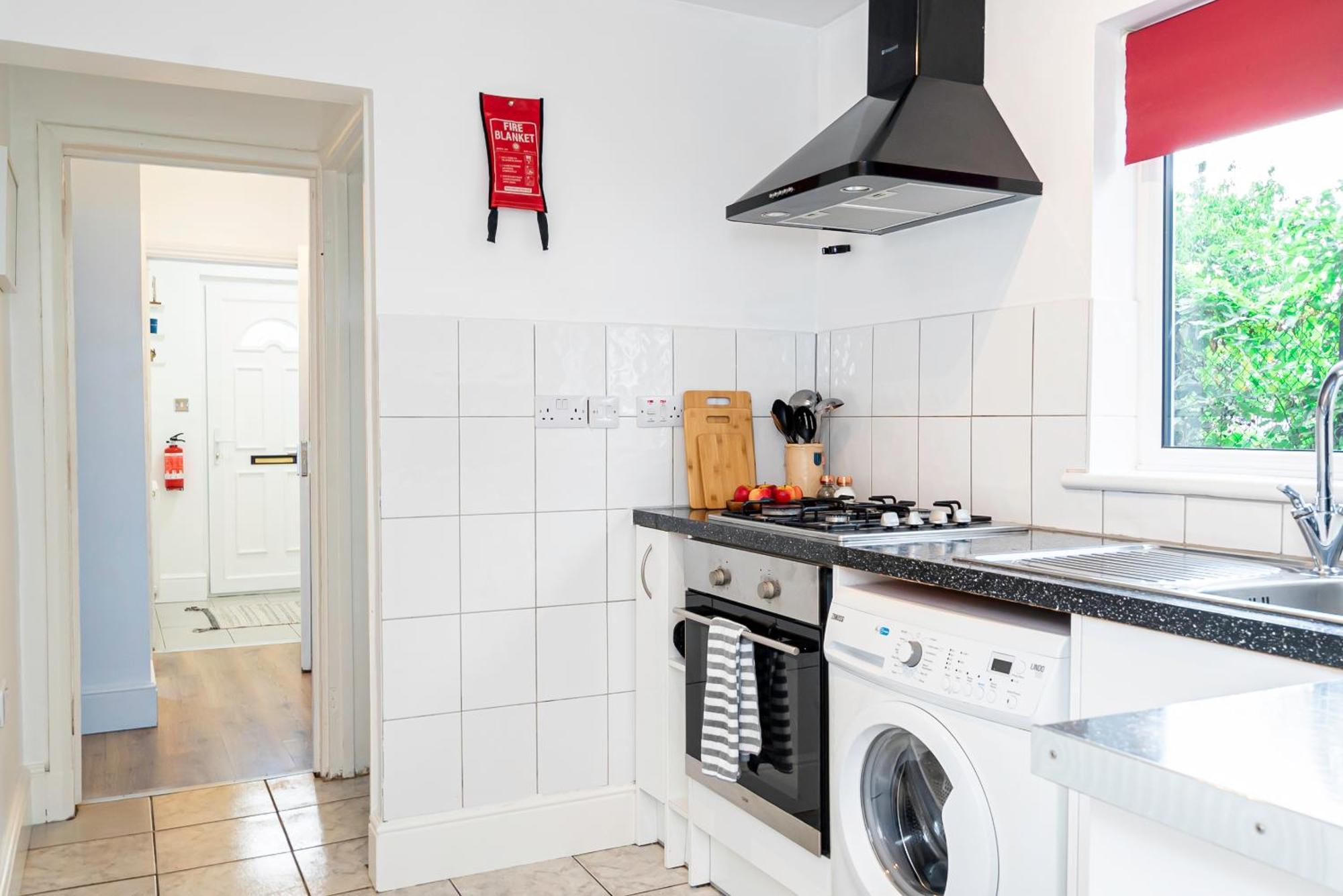 Charming 2-Bedroom Flat With A Garden And Free Parking At Abingdon Oxford Bagian luar foto