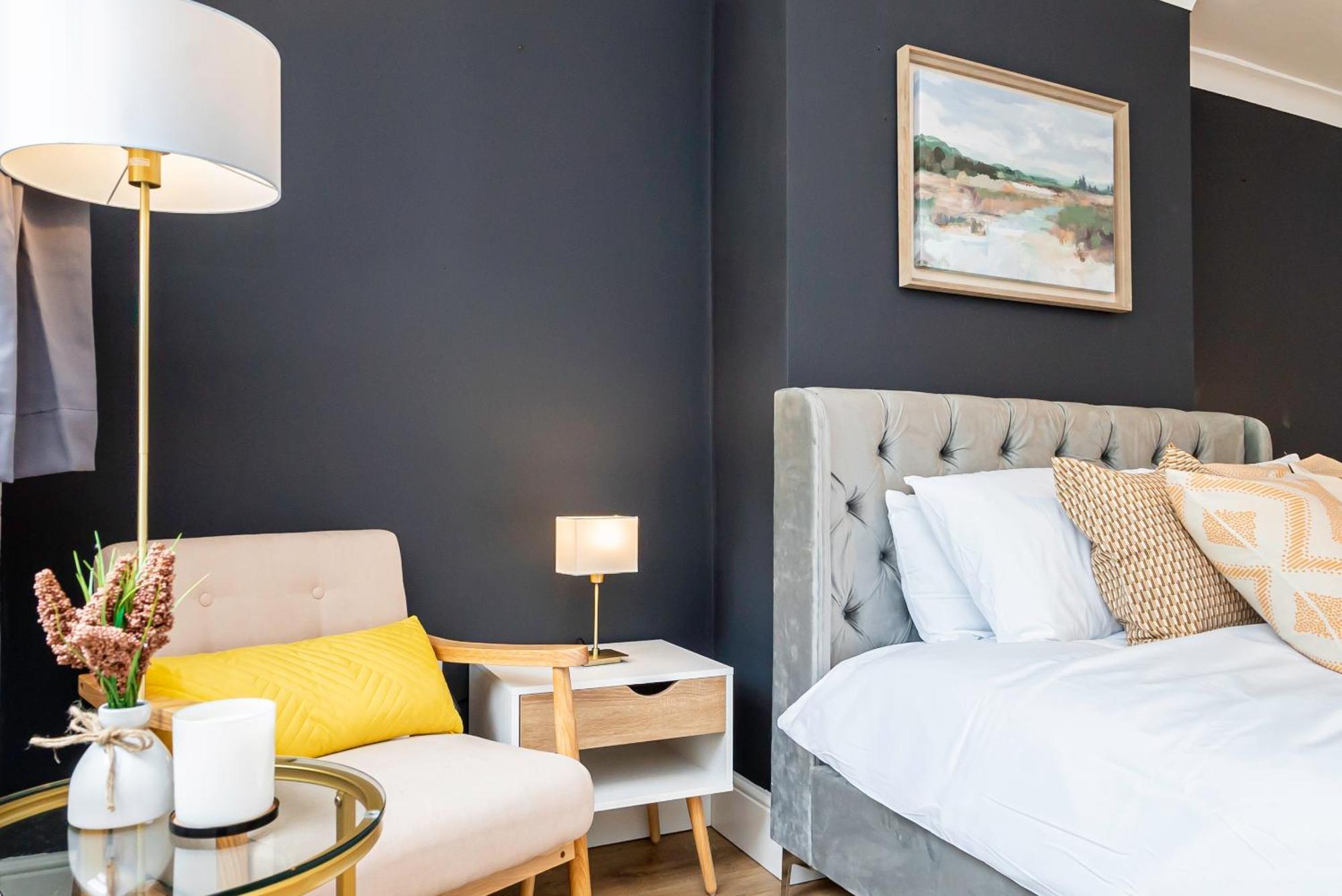 Charming 2-Bedroom Flat With A Garden And Free Parking At Abingdon Oxford Bagian luar foto