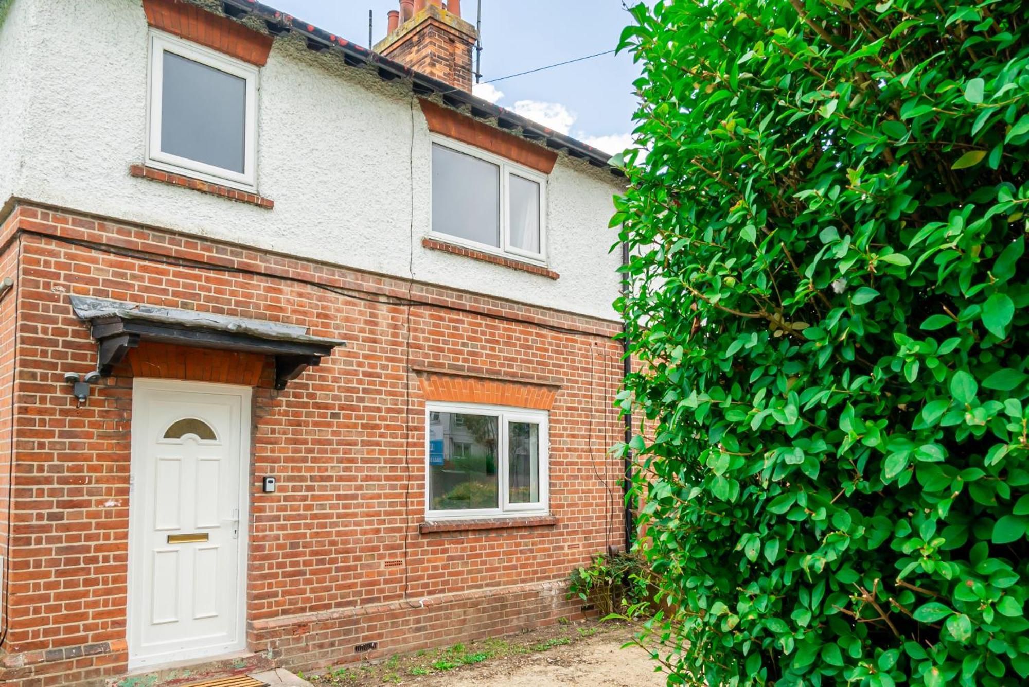 Charming 2-Bedroom Flat With A Garden And Free Parking At Abingdon Oxford Bagian luar foto